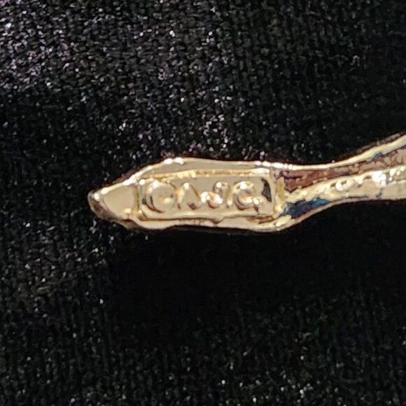 AJC Gold Tone Ice Skater Brooch with Rhinestone Details – Vintage Figure Skating - Picture 9 of 9